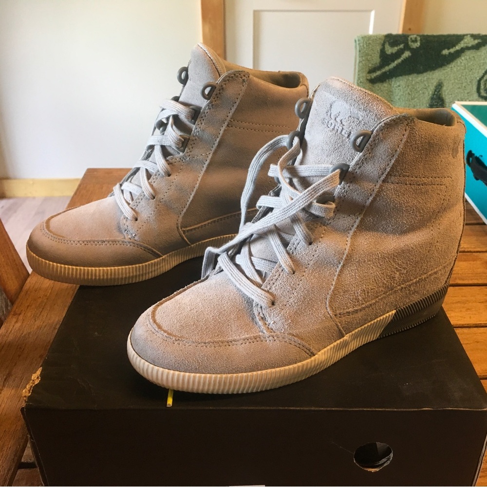 Sorel Out N About wedge size 7.5 dove